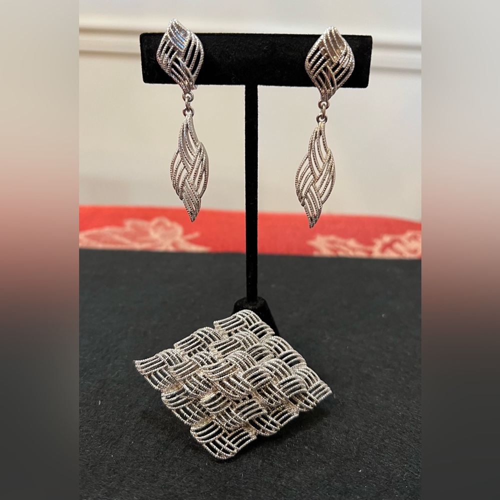 Vintage Monet silver tone Brooch and Earrings set in excellent condition